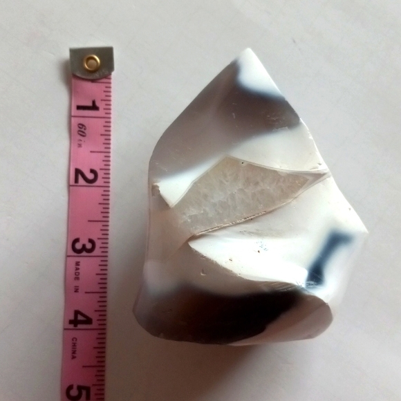 Blue & White Orca Agate and Clear Crystal Flame Carving. - Picture 5 of 6